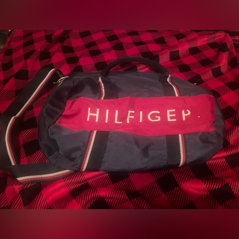 Tommy Hilfiger small duffel bag
